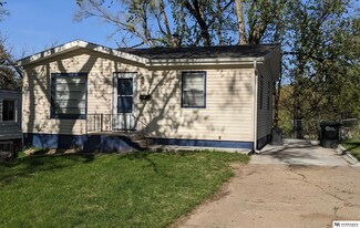 4121 N 65th St, Omaha, NE 68104