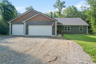 6226 Hunt Rd, Fayetteville, OH 45118