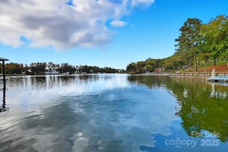 17909 Wilbanks Dr, Charlotte, NC 28278