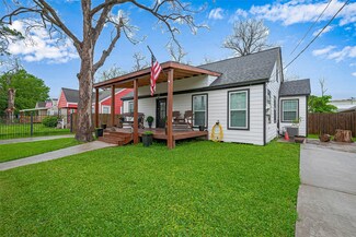 7023 Linden St, Houston, TX 77087