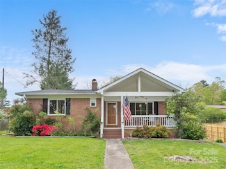 1017 Temon St, Hendersonville, NC 28739