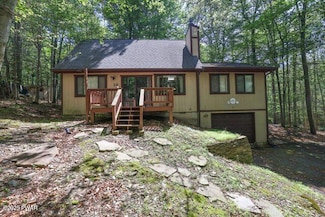 10 Oak Dr, Hawley, PA 18428