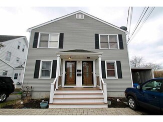 21 Vernon Ave, Newport, RI 02840