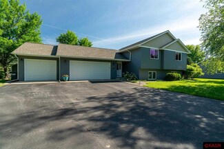 20 Turner Ct, Mankato, MN 56001