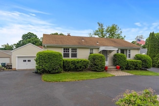 409 Evergreen Ave, Hamden, CT 06518
