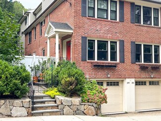 299 Walnut St Unit 1, Brookline, MA 02445