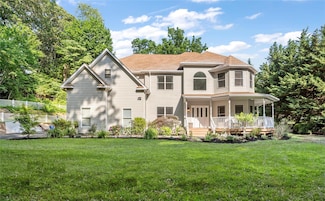 91 Bennetts Rd, East Setauket, NY 11733