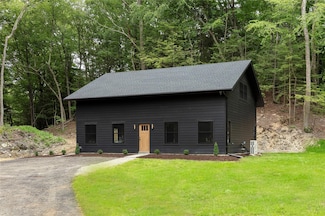 37 Stissing Mountain Dr, Pine Plains, NY 12567