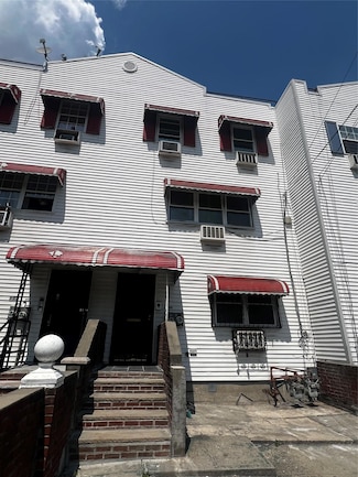 889 E 169th St, Bronx, NY 10459