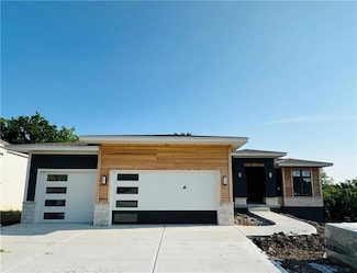 202 Maple St, Lone Jack, MO 64070