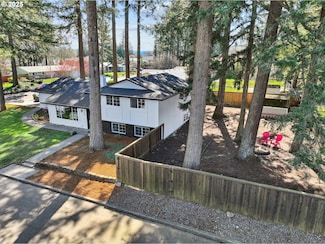 320 SW 8th Cir, Troutdale, OR 97060