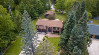 3874 Roland Dr, Eaton Rapids, MI 48827