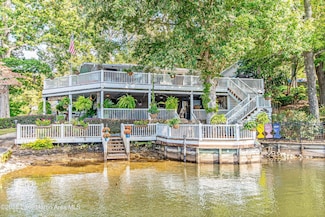 185 White Oak Dr, Jacksons Gap, AL 36861