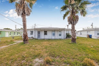 30 Lynn Way, Madeira Beach, FL 33708