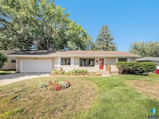 1305 S Dale Dr, Sioux Falls, SD 57110