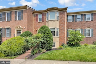 6861 Williamsburg Pond Ct, Falls Church, VA 22043