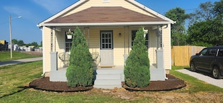 1972 N Colgate Ave, Springfield, MO 65802