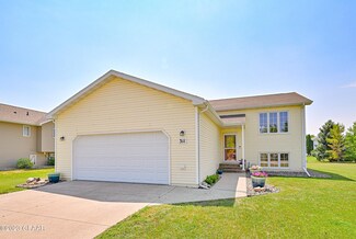 311 22nd St NW, East Grand Forks, MN 56721