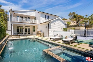 378 N Skyewiay Rd, Los Angeles, CA 90049