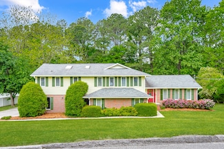 3023 E Brookhaven Cir, Dalton, GA 30720