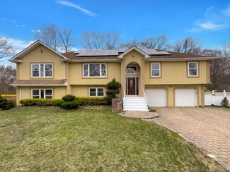 82 Herman Dr, Spotswood, NJ 08884