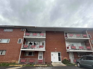2102 Parkway Dr, Morgantown, WV 26501