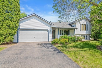 8551 Flamingo Dr, Chanhassen, MN 55317