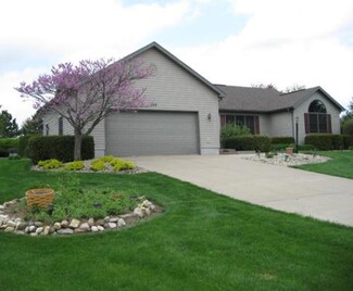 309 Woodland Ct, Utica, IL 61373