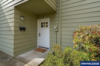 351 18th St NE, Salem, OR 97301