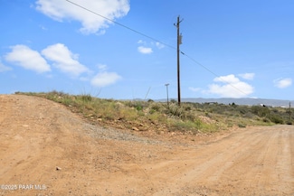 9180 E Wolf Rd, Dewey, AZ 86327