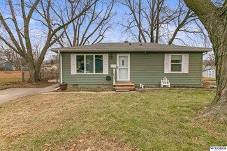 7544 Valley Rd, La Vista, NE 68128
