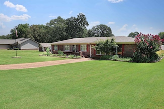 300 Tennessee River Dr, Muscle Shoals, AL 35661