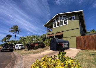 258 Kahiko St, Paia, HI 96779