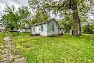 209 N 5th St, Clinton, MO 64735