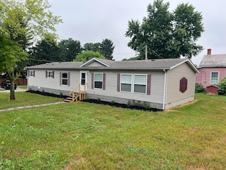 65 N Main St, Kingston, OH 45644