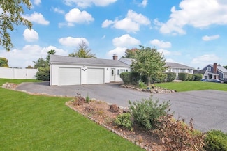 1066 Amostown Rd, West Springfield, MA 01089