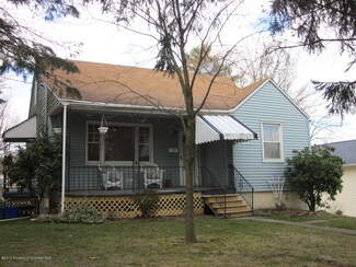 51 Lackawanna Ave, Dallas, PA 18612