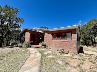 1260 N 1st St, Raton, NM 87740