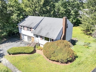 14 Mallard Way, Waltham, MA 02452