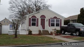 427 Kennedy St, Fall River, MA 02721