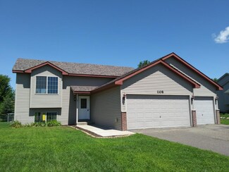 1108 Hilltop St, Braham, MN 55006