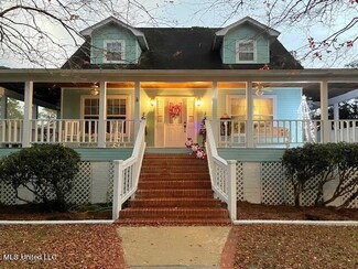 468 Cove Dr, Biloxi, MS 39531