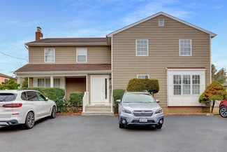 176 Jackson Ave Unit A, Syosset, NY 11791