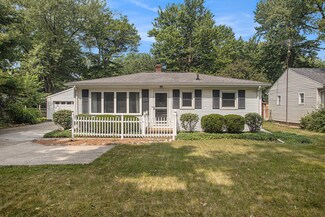 517 Brewer St, Marshall, MI 49068