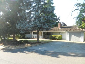 6614 SE 25th St, Mercer Island, WA 98040