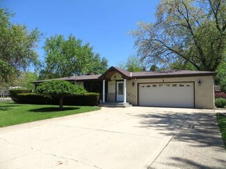 1417 E Palatine Rd, Palatine, IL 60074