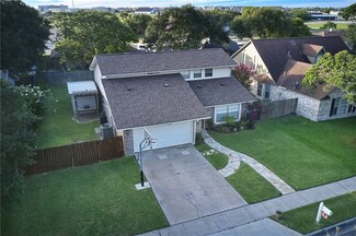 2310 Park Wood Dr, Portland, TX 78374
