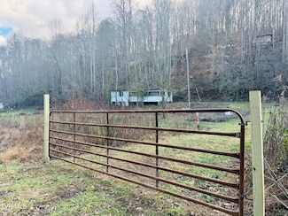 901 Old Blairs Gap Rd, Kingsport, TN 37660