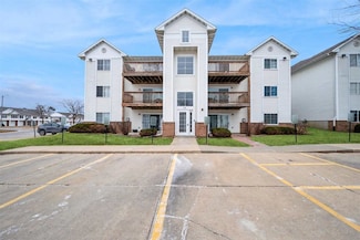 4611 1st Ave SW Unit 2, Cedar Rapids, IA 52405