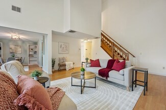 9 Ascot Ln Unit 9, Uxbridge, MA 01569